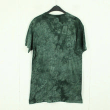 Laden Sie das Bild in den Galerie-Viewer, Vintage THE MOUNTAIN Batik T-Shirt Gr. M grün mit Print Gorilla