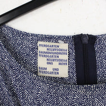 Laden Sie das Bild in den Galerie-Viewer, Second Hand BAUM UND PFERDGARTEN Kleid Gr. 38 blau weiß (*)