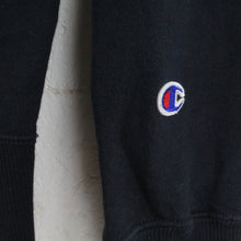 Laden Sie das Bild in den Galerie-Viewer, Second Hand CHAMPION Sweatshirt Gr. S dunkelblau Logo Print (*)