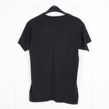 Laden Sie das Bild in den Galerie-Viewer, Vintage AC/DC T-Shirt Gr. S schwarz mit Print Bandshirt