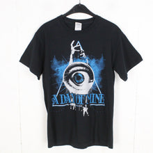 Laden Sie das Bild in den Galerie-Viewer, A Day of Mine T-Shirt Auge