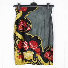 Laden Sie das Bild in den Galerie-Viewer, Vintage Samtrock Gr. S mehrfarbig gemustert High Waist Samt Rock Bleistiftrock