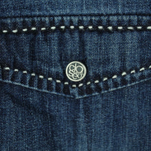 Laden Sie das Bild in den Galerie-Viewer, Second Hand CLOSED Jeanshemd Gr. M blau Hemd Denim (*)
