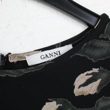 Laden Sie das Bild in den Galerie-Viewer, Second Hand GANNI Kleid Gr.38 schwarz weiß geblümt (*)