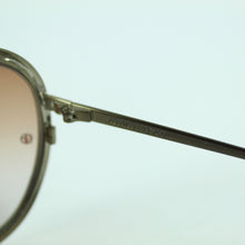 Laden Sie das Bild in den Galerie-Viewer, Second Hand GIORGIO ARMANI Designer Sonnenbrille braun (*)