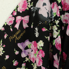 Laden Sie das Bild in den Galerie-Viewer, Vintage Kimono Gr. one size schwarz rosa geblümt &quot;Disney Princess Aurora&quot;