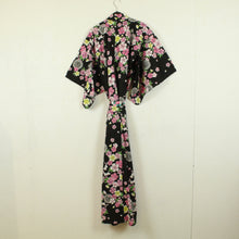 Laden Sie das Bild in den Galerie-Viewer, Vintage Kimono Gr. one size schwarz mehrfarbig geblümt 