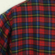 Laden Sie das Bild in den Galerie-Viewer, Vintage Flanellhemd Gr. XS rot mehrfarbig kariert Kurzarmhemd
