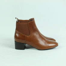 Laden Sie das Bild in den Galerie-Viewer, Second Hand GALERIE LAFAYETTE Stiefelette Gr. 36 braun NEU (*)
