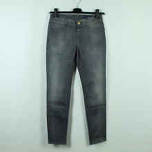 Laden Sie das Bild in den Galerie-Viewer, Second Hand CLOSED Jeans Gr. 26 grau Modell NOS (*)