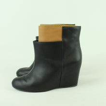 Laden Sie das Bild in den Galerie-Viewer, Second Hand MM6 MARTIN MARGIELA Stiefeletten Gr. 38 schwarz braun (*)