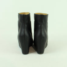 Laden Sie das Bild in den Galerie-Viewer, Second Hand MM6 MARTIN MARGIELA Stiefeletten Gr. 38 schwarz braun (*)