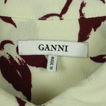 Laden Sie das Bild in den Galerie-Viewer, Second Hand GANNI Bluse Gr. XL creme weinrot geblümt(*)