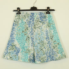 Laden Sie das Bild in den Galerie-Viewer, VINTAGE Shorts Gr. S