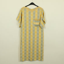Laden Sie das Bild in den Galerie-Viewer, Vintage Leinenkleid Gr. 38 gelb grau Querstreifen Midikleid