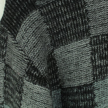 Laden Sie das Bild in den Galerie-Viewer, Vintage Pullover mit Wolle Gr. M schwarz grau gemustert