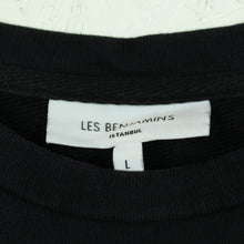Laden Sie das Bild in den Galerie-Viewer, Second Hand LES BENJAMINS Sweatshirt Gr. L schwarz mit Print(*)