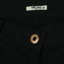 Laden Sie das Bild in den Galerie-Viewer, Second Hand MIU MIU Flared Jeans Gr. 28 schwarz NEU (*)