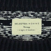 Laden Sie das Bild in den Galerie-Viewer, Second Hand SELECTED HOMME Pullover Gr. L blau weiß Norweger Muster Strick (*)