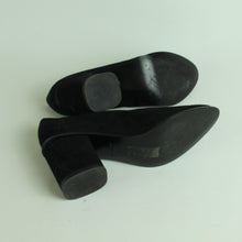 Laden Sie das Bild in den Galerie-Viewer, Second Hand COS Pumps Gr. 37 schwarz Wildleder (*)