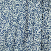 Laden Sie das Bild in den Galerie-Viewer, Second Hand MEXX Bluse Gr. 32 blau weiß gemustert (*)