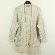 Laden Sie das Bild in den Galerie-Viewer, Second Hand SOAKED IN LUXURY Strickjacke Gr. M creme silber Cardigan (*)