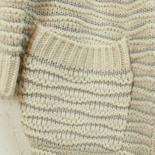 Laden Sie das Bild in den Galerie-Viewer, Second Hand SOAKED IN LUXURY Strickjacke Gr. M creme silber Cardigan (*)