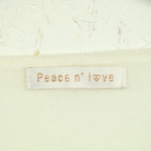 Laden Sie das Bild in den Galerie-Viewer, Second Hand PEACE N´LOVE Strickjacke Gr. M weiß Strick (*)