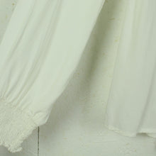 Laden Sie das Bild in den Galerie-Viewer, Second Hand PREPAIR Bluse Gr. M weiß Applikationen Langarmbluse (*)