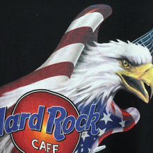 Laden Sie das Bild in den Galerie-Viewer, Vintage HARD ROCK CAFE T-Shirt Gr. L  „Nassau, Bahamas“ mit Backprint