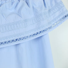 Laden Sie das Bild in den Galerie-Viewer, Second Hand MKT STUDIO Carmenbluse Gr. 38 blau weiß gestreift (*)