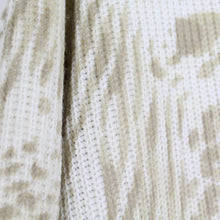 Laden Sie das Bild in den Galerie-Viewer, Vintage Pullover Female mit Wolle Gr. M weiß beige gemustert Strick